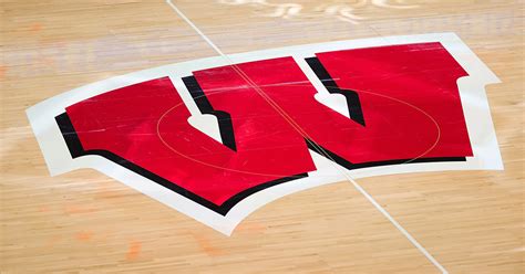 wisconsin badgers leaked|Police investigating after private photos of Wisconsin。